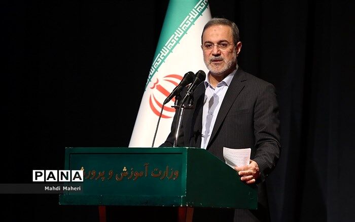 بطحایی: مدرسه محلی برای آماده کردن بچه‌ها برای شرکت در کنکور نیست