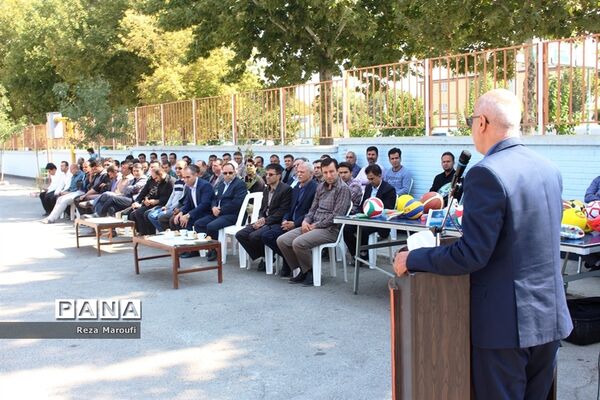 اعزام کاروان تجهیزات و وسایل ورزشی به مناطق ۲۴گانه آموزش و پرورش استان