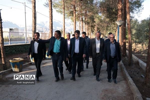 بازدید استاندار یزد از اردوگاه شهید رجایی محمدآباد