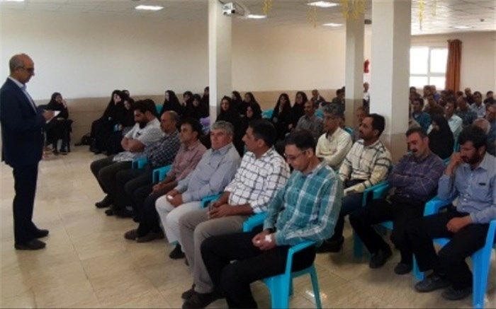 جلسه هم اندیشی خدمتگزاران و سرایداران مدارس شهرستان سمیرم