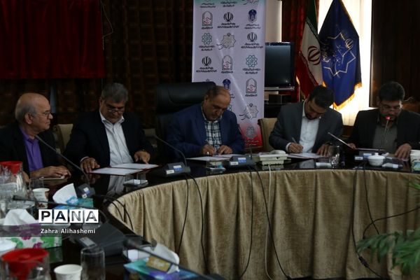 آیین رونمایی و الصاق نمادین برچسب سرویس مدارس شهر تهران