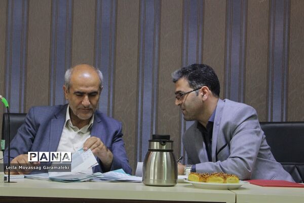 دیدار و گفت‌وگوی نمایندگان نهمین دوره مجلس دانش‌آموزی با مدیرکل آموزش و پرورش آذربایجان شرقی