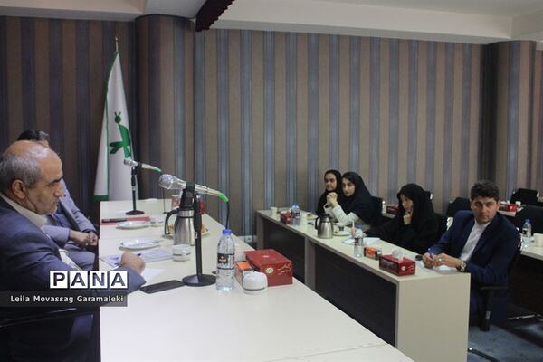 دیدار و گفت‌وگوی نمایندگان نهمین دوره مجلس دانش‌آموزی با مدیرکل آموزش و پرورش آذربایجان شرقی