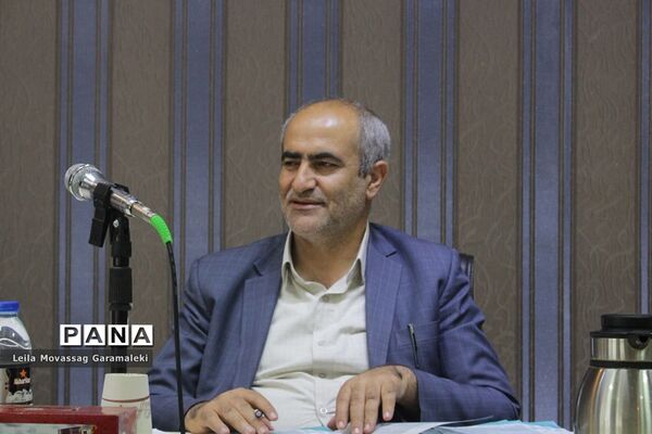 دیدار و گفت‌وگوی نمایندگان نهمین دوره مجلس دانش‌آموزی با مدیرکل آموزش و پرورش آذربایجان شرقی
