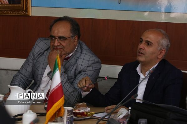 جلسه توجیهی سامانه شبکه  توزیع مواد غذایی مجاز در بوفه‌های مدارس