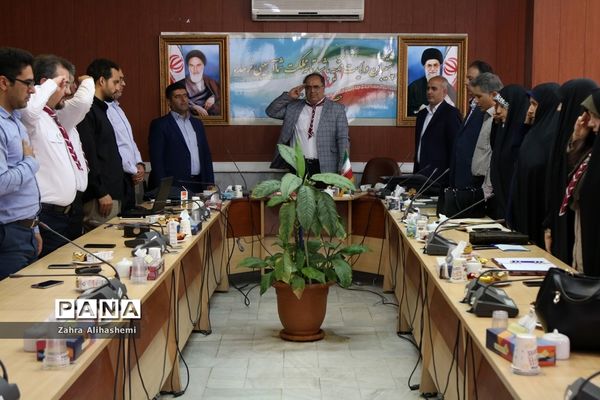 جلسه توجیهی سامانه شبکه  توزیع مواد غذایی مجاز در بوفه‌های مدارس