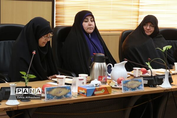 جلسه روسای مناطق 19 گانه آموزش و پرورش شهر تهران
