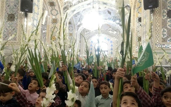 برگزاری مراسم روز شکوفه ها و غنچه ها  در حرم مطهر رضوی