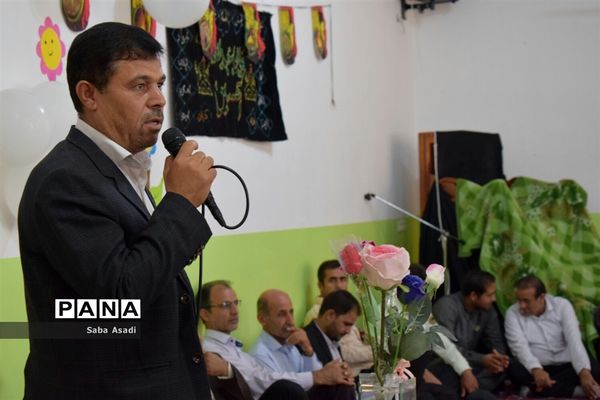 جشن شکوفه ها همزمان با سراسر کشور در مدارس شهر گله‌دار