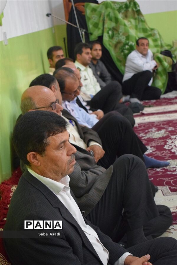 جشن شکوفه ها همزمان با سراسر کشور در مدارس شهر گله‌دار
