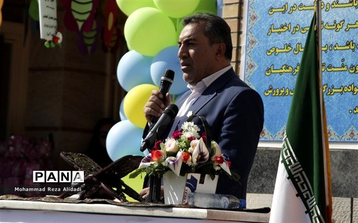 زنگ روز شکوفه ها با حضور 85 هزار کلاس اولی در مدارس فارس نواخته شد / پرسش مدیر کل آموزش و پرورش فارس از دانش آموزان اول ابتدایی سراسر استان