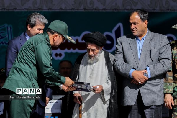 رژه نیروهای مسلح در ارومیه