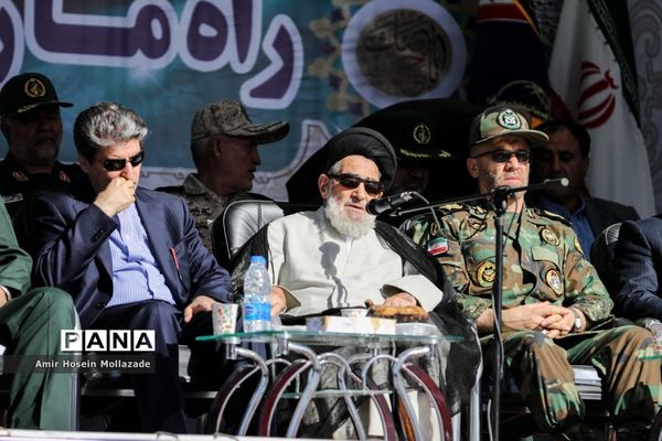 رژه نیروهای مسلح در ارومیه