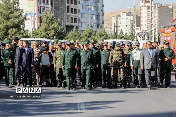 رژه نیروهای مسلح در ارومیه