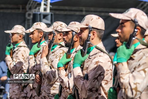 رژه نیروهای مسلح در ارومیه