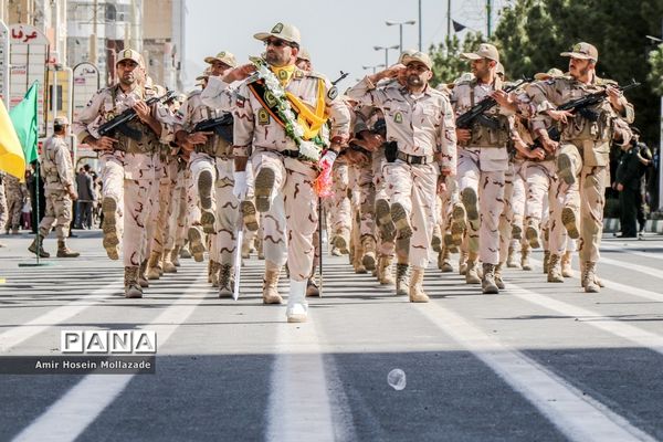 رژه نیروهای مسلح در ارومیه