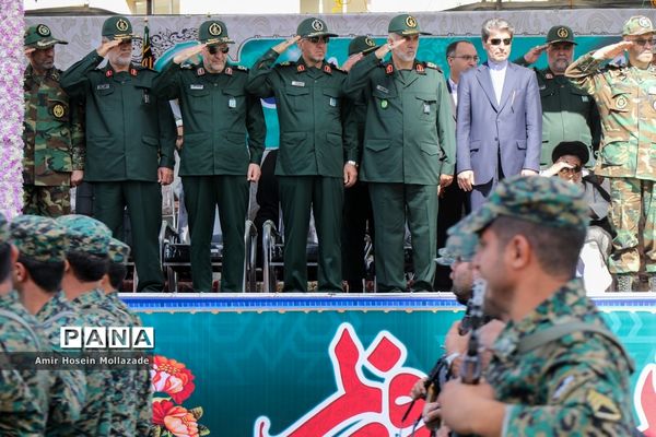 رژه نیروهای مسلح در ارومیه