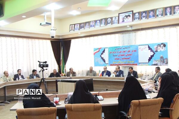 نشست خبری مدیرکل آموزش و پرورش استان همدان با اصحاب رسانه