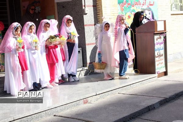 مراسم جشن شکوفه‌ها و غنچه‌ها در تبریز