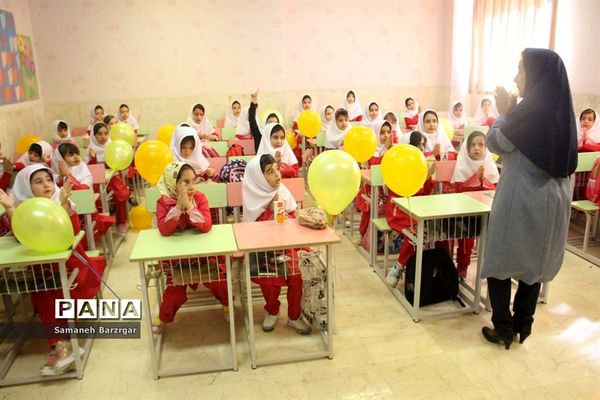 مراسم جشن شکوفه‌ها و غنچه‌ها در تبریز