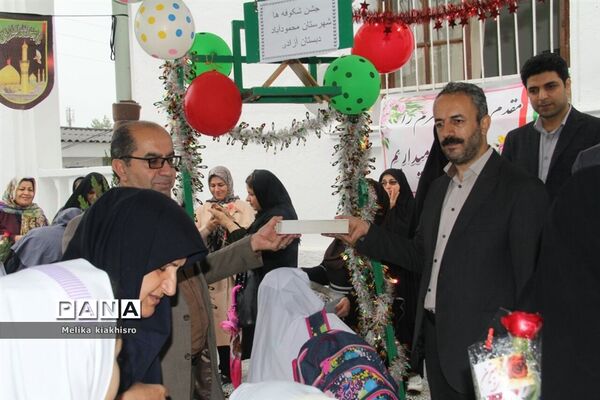 جشن شکوفه‌ها در محمودآباد