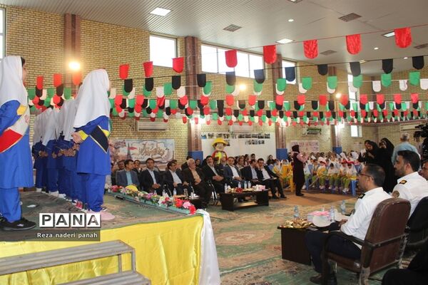 نواختن زنگ شکوفه‌ها در بوشهر
