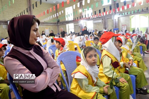 نواختن زنگ شکوفه‌ها در بوشهر