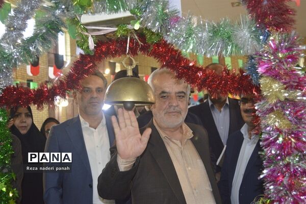 نواختن زنگ شکوفه‌ها در بوشهر