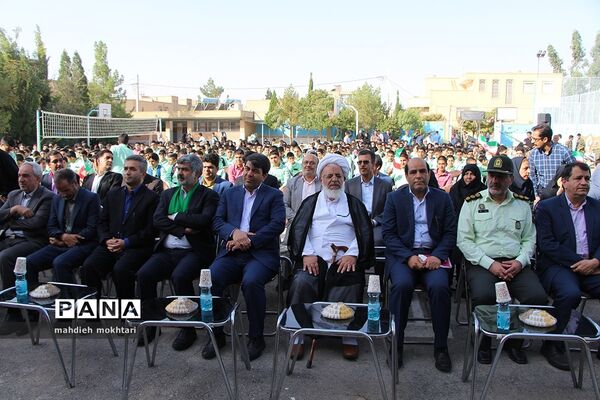 طنین زنگ مهر و مقاومت در مدارس یزد