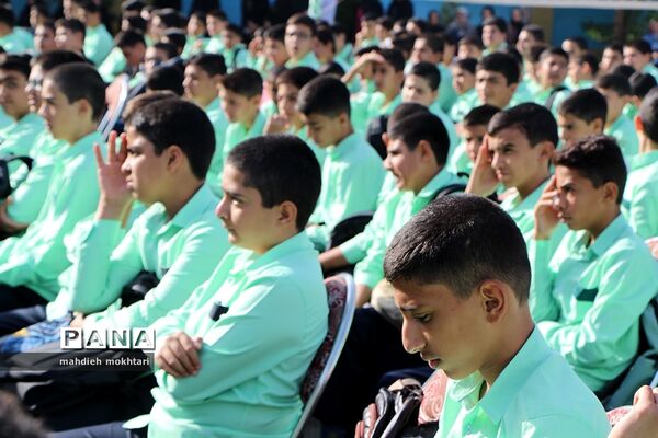 طنین زنگ مهر و مقاومت در مدارس یزد