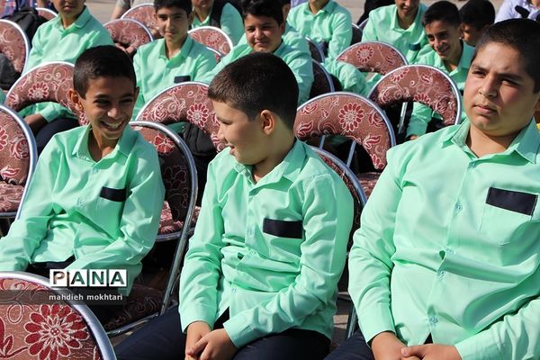 طنین زنگ مهر و مقاومت در مدارس یزد