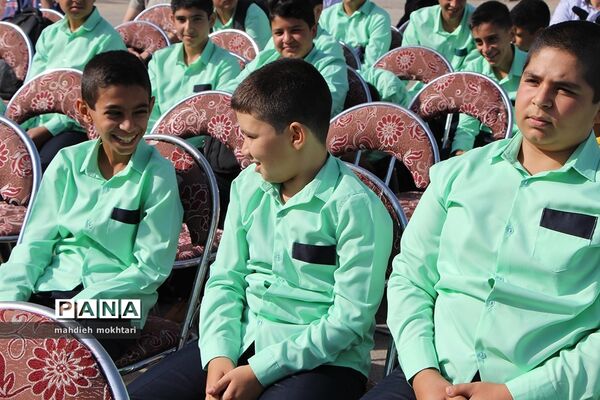 طنین زنگ مهر و مقاومت در مدارس یزد