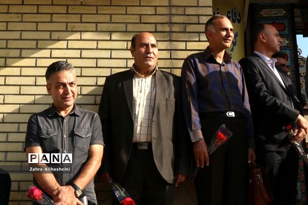 نواخته شدن زنگ سال تحصیلی جدید در دبیرستان شهید مفتح
