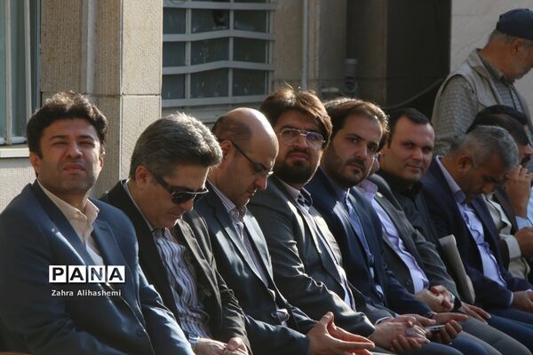 نواخته شدن زنگ سال تحصیلی جدید در دبیرستان شهید مفتح