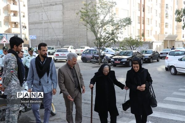 آیین استانی نواختن زنگ مهر و زنگ ایثار و شهادت در مشهد