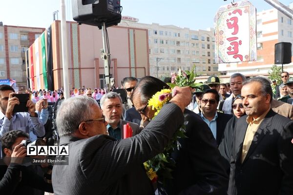 آیین استانی نواختن زنگ مهر و زنگ ایثار و شهادت در مشهد