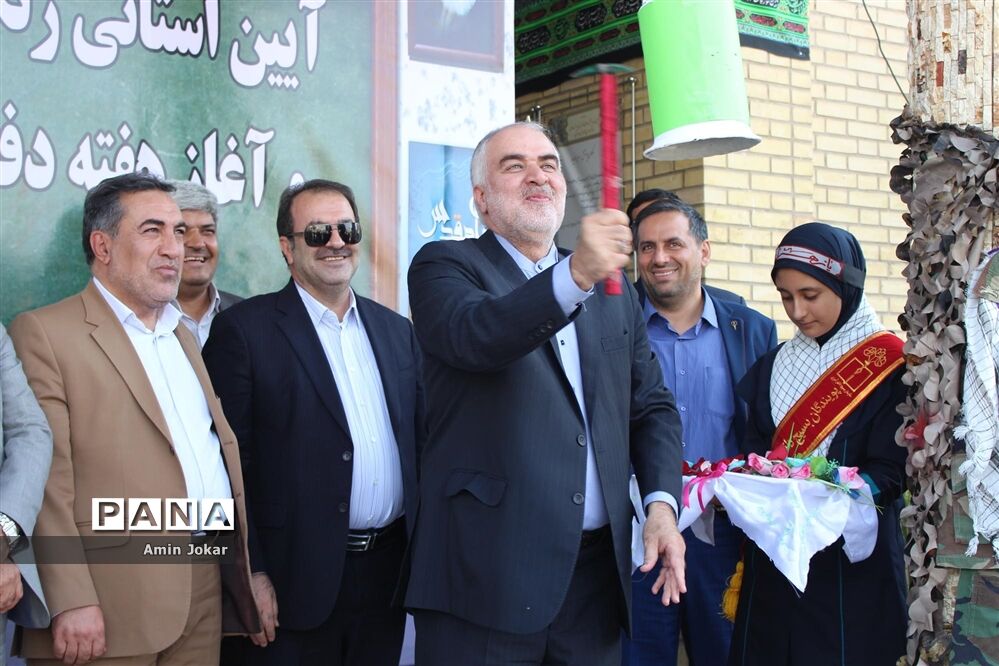 وظیفه دانش‌آموزان تلاش برای کسب علم و دانش و حفظ اقتداری است که شهدا به ارمغان آوردند
