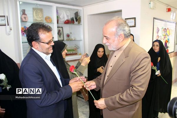 زنگ اول مهر در شهرستان درمیان