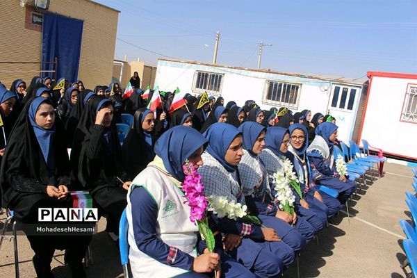 زنگ اول مهر در شهرستان درمیان