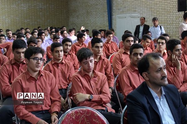 آیین نمادین زنگ مهر و مقاومت در دبیرستان محمد رسول الله سمنان-2