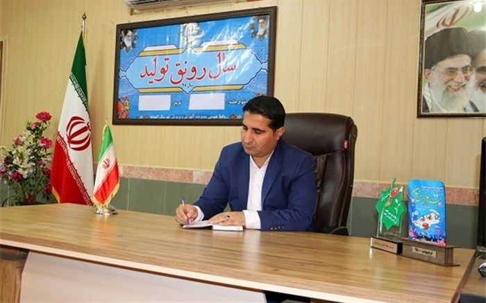 توزیع بسته های لوازم التحریر بین دانش آموزان کم برخوردار در شهرستان امیدیه