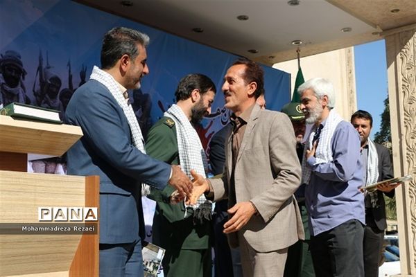 آیین بزرگداشت هفته دفاع مقدس در اداره‌کل آموزش و پرورش شهرستان‌های استان تهران