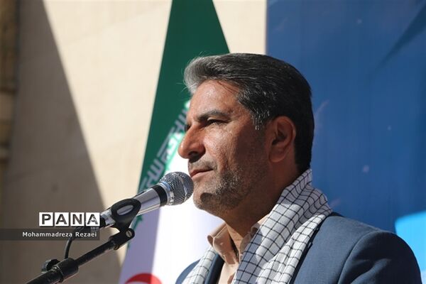 آیین بزرگداشت هفته دفاع مقدس در اداره‌کل آموزش و پرورش شهرستان‌های استان تهران
