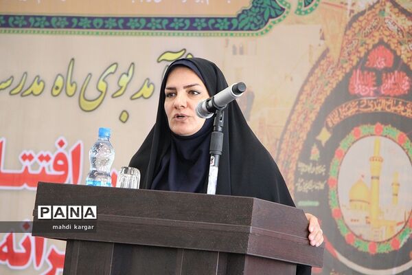 ساخت یک مدرسه توسط سازمان ریلیف اینترنشنال در یزد