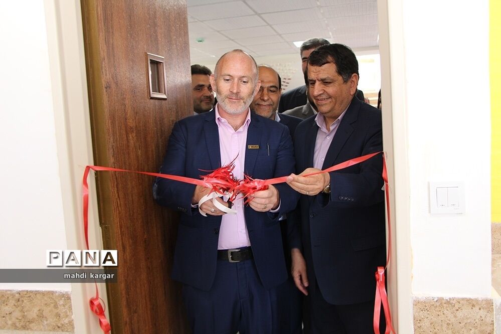 ساخت یک مدرسه توسط سازمان ریلیف اینترنشنال در یزد