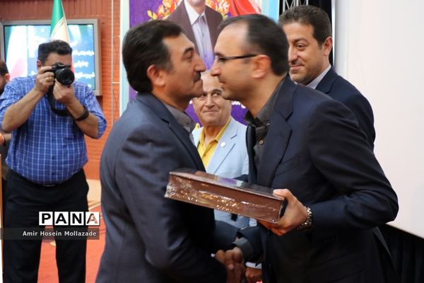 آِیین تکریم و معارفه مدیرکل راه و شهرسازی آذربایجان غربی