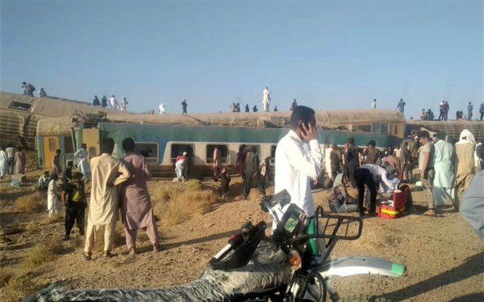 افزایش کشته‌های حادثه خروج قطار «زاهدان - تهران» به ۵ نفر + ویدئو