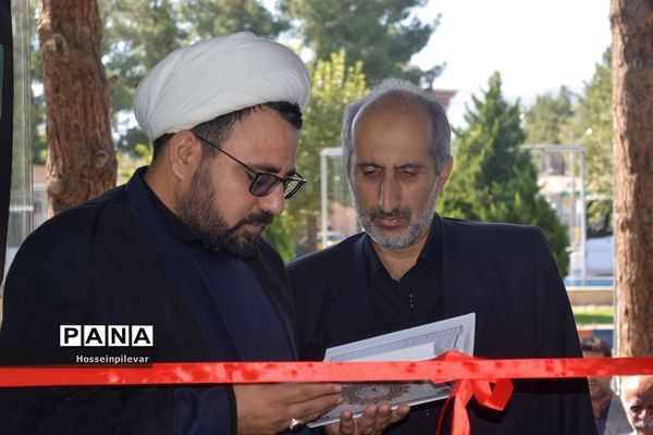 افتتاح نمایشگاه خط و چیدمان‌های عاشورایی در نگارخانه شهر بیرجند