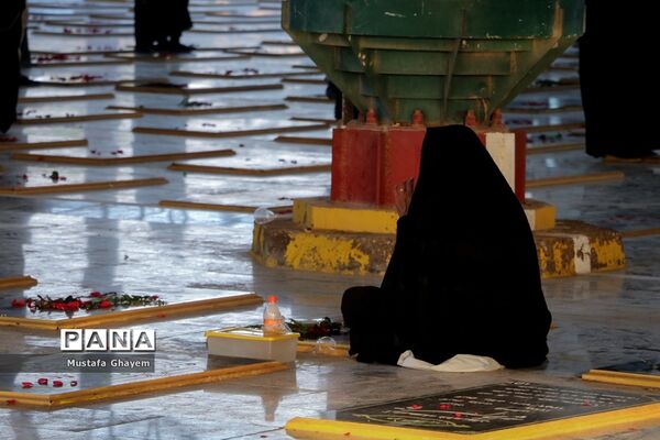 آیین غبارروبی گلزار شهدا به مناسبت سالروز شکست حصر آبادان