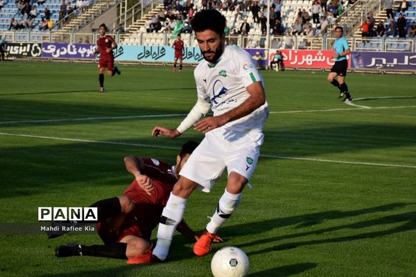 دیدار تیم‌های فوتبال ماشین‌سازی تبریز و شاهین بوشهر